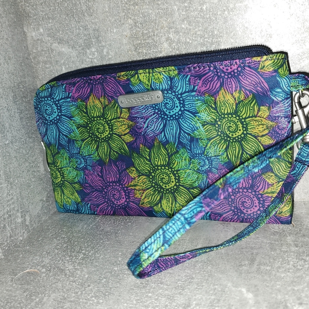 Baggallini Floral Wristlet Wallet